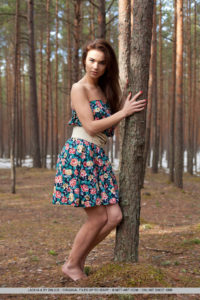 MetArt model Lachia A in Wandern by Balius