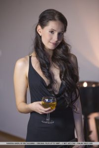 MetArt model Vanessa Angel in Frisura by Deltagamma