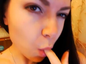 Lina playing with her Glass Dildo in her Ass